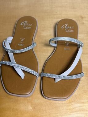 Italian Apri Sandals Rhinestone Women’s Size 8.5M, EXCELLENT condition